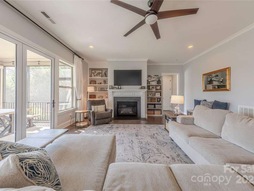 5266 Meadowcroft Way, Fort Mill, SC 29708.  MLS# CAR4278717, YatesRealty ID 27385. Built-In Shelving