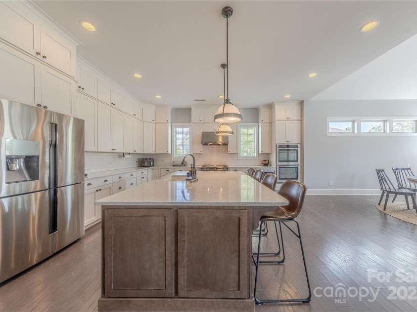5266 Meadowcroft Way, Fort Mill, SC 29708.  MLS# CAR4278717, YatesRealty ID 27385. Enormous Entertaining Island