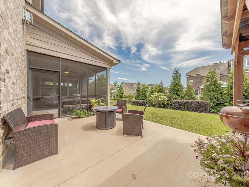 5266 Meadowcroft Way, Fort Mill, SC 29708.  MLS# CAR4278717, YatesRealty ID 27385. Entertaining Patio