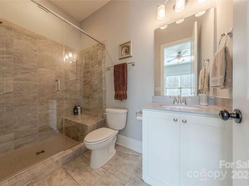 5266 Meadowcroft Way, Fort Mill, SC 29708.  MLS# CAR4278717, YatesRealty ID 27385. Private Guest Suite Bath