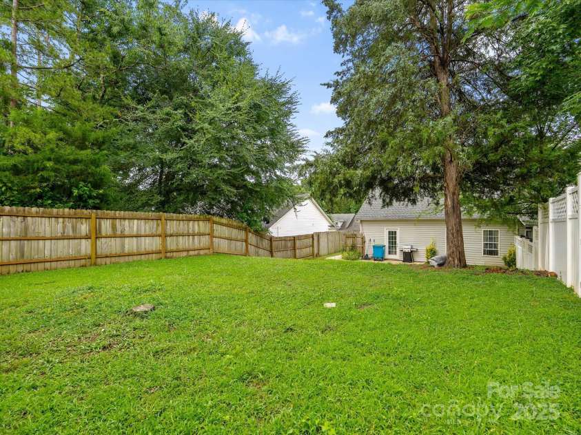 409 Danielle Way, Fort Mill, SC 29715.  MLS# CAR4275043, YatesRealty ID 27386. 