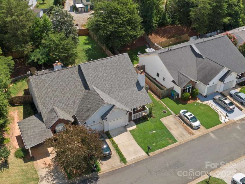 409 Danielle Way, Fort Mill, SC 29715.  MLS# CAR4275043, YatesRealty ID 27386. 