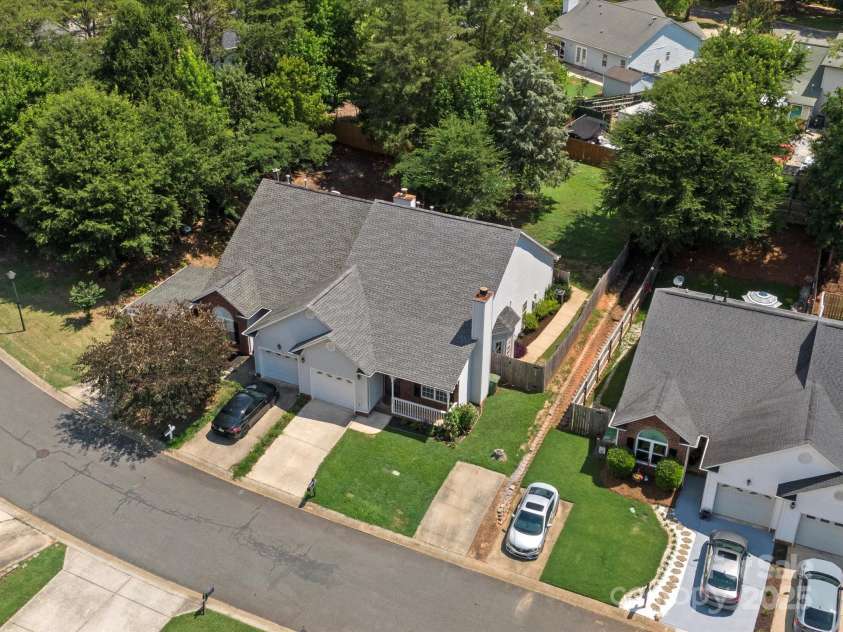 409 Danielle Way, Fort Mill, SC 29715.  MLS# CAR4275043, YatesRealty ID 27386. 