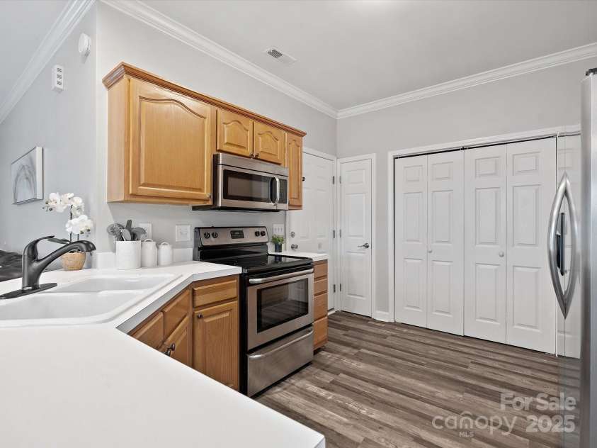 409 Danielle Way, Fort Mill, SC 29715.  MLS# CAR4275043, YatesRealty ID 27386. 
