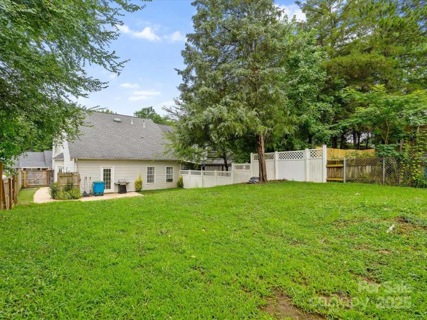 409 Danielle Way, Fort Mill, SC 29715.  MLS# CAR4275043, YatesRealty ID 27386. 