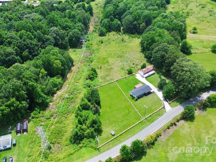 117 Autumn Woods Drive, Kings Mountain, NC 28086.  MLS# CAR4265302, YatesRealty ID 27387. 