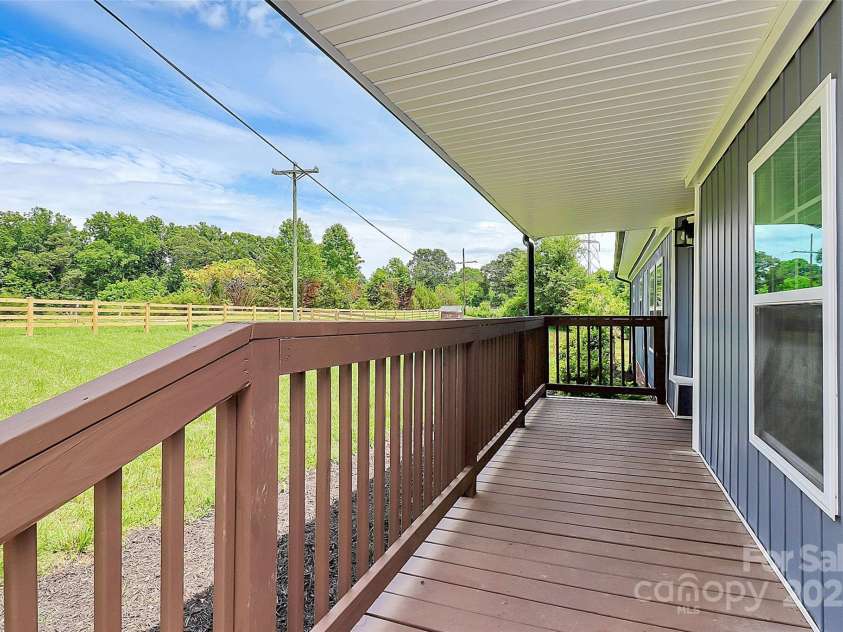 117 Autumn Woods Drive, Kings Mountain, NC 28086.  MLS# CAR4265302, YatesRealty ID 27387. 