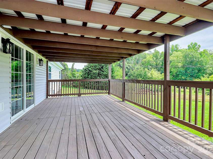 117 Autumn Woods Drive, Kings Mountain, NC 28086.  MLS# CAR4265302, YatesRealty ID 27387. 