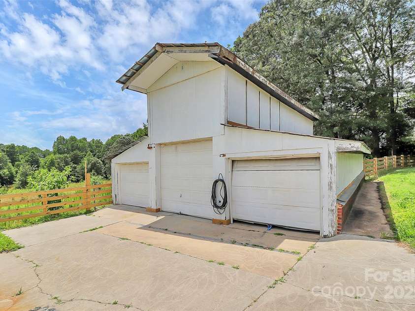 117 Autumn Woods Drive, Kings Mountain, NC 28086.  MLS# CAR4265302, YatesRealty ID 27387. 