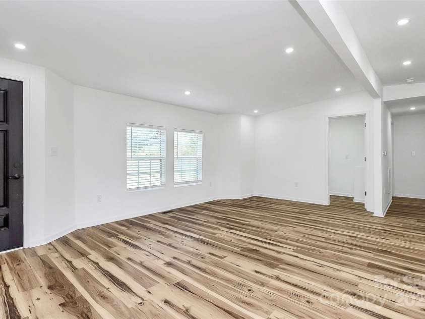 117 Autumn Woods Drive, Kings Mountain, NC 28086.  MLS# CAR4265302, YatesRealty ID 27387. 