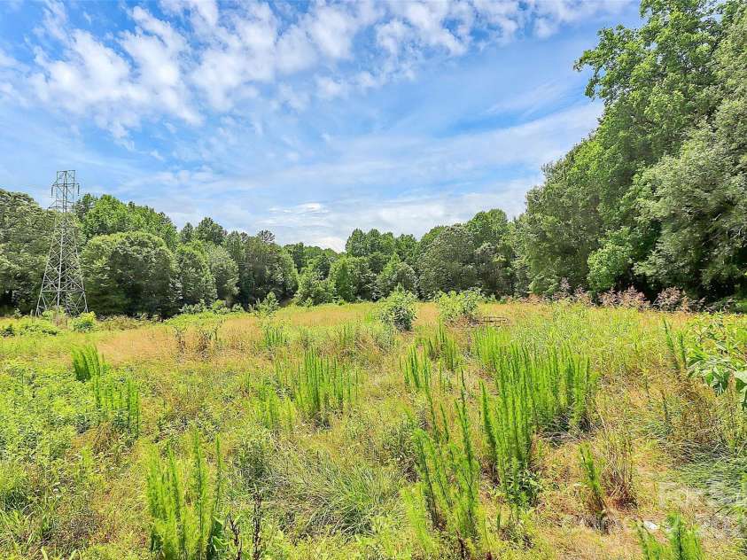 117 Autumn Woods Drive, Kings Mountain, NC 28086.  MLS# CAR4265302, YatesRealty ID 27387. 