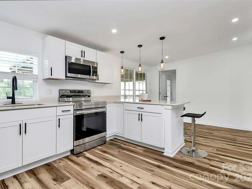 117 Autumn Woods Drive, Kings Mountain, NC 28086.  MLS# CAR4265302, YatesRealty ID 27387. 