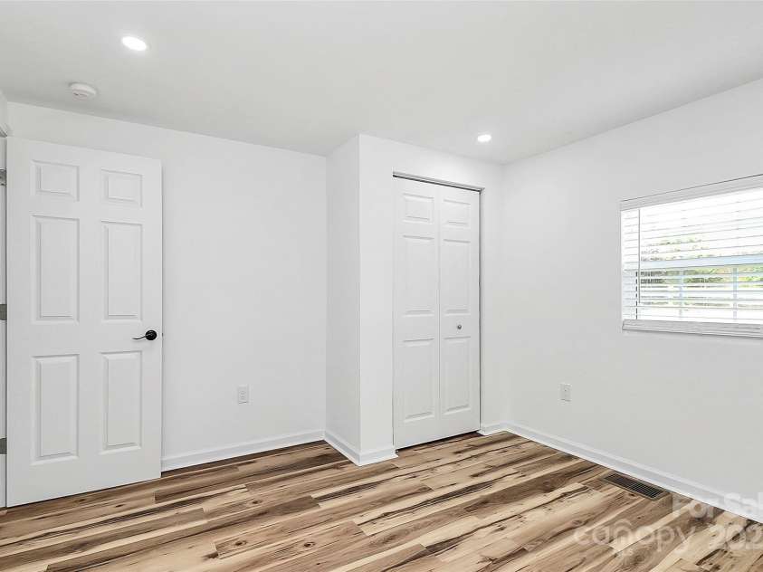 117 Autumn Woods Drive, Kings Mountain, NC 28086.  MLS# CAR4265302, YatesRealty ID 27387. 