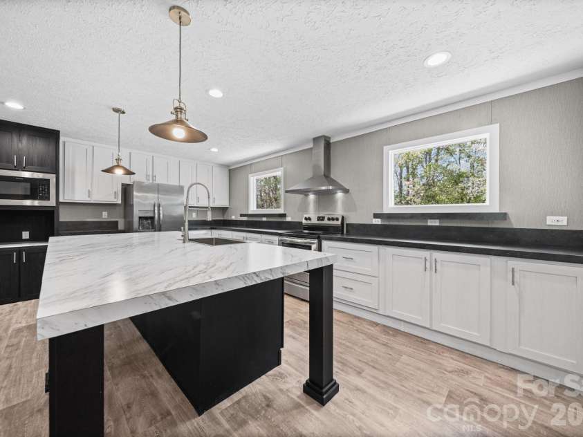117 Whites Mill Road, Statesville, NC 28677.  MLS# CAR4374449, YatesRealty ID 27387. 