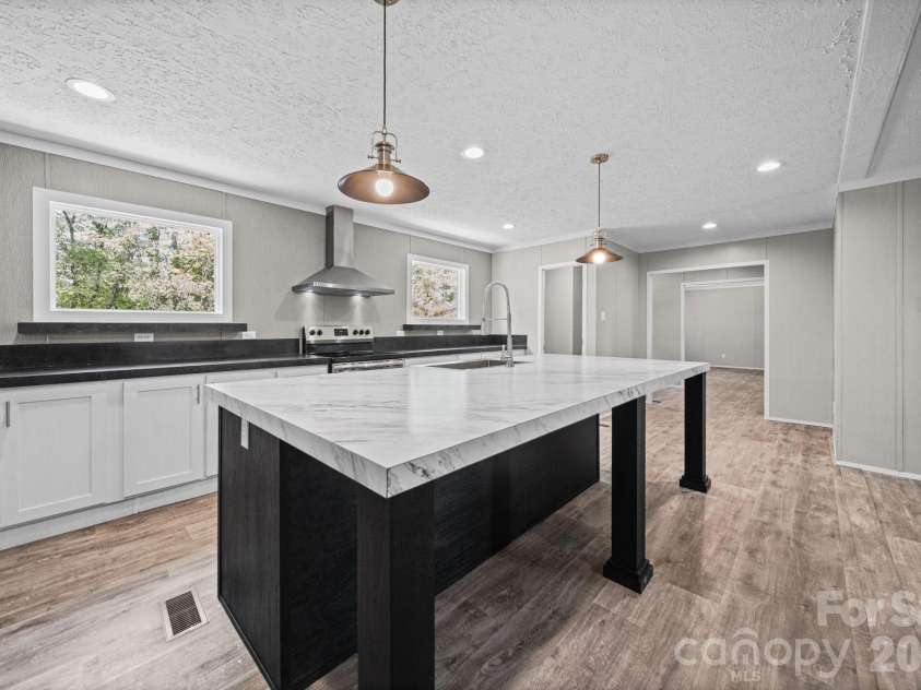117 Whites Mill Road, Statesville, NC 28677.  MLS# CAR4374449, YatesRealty ID 27387. 