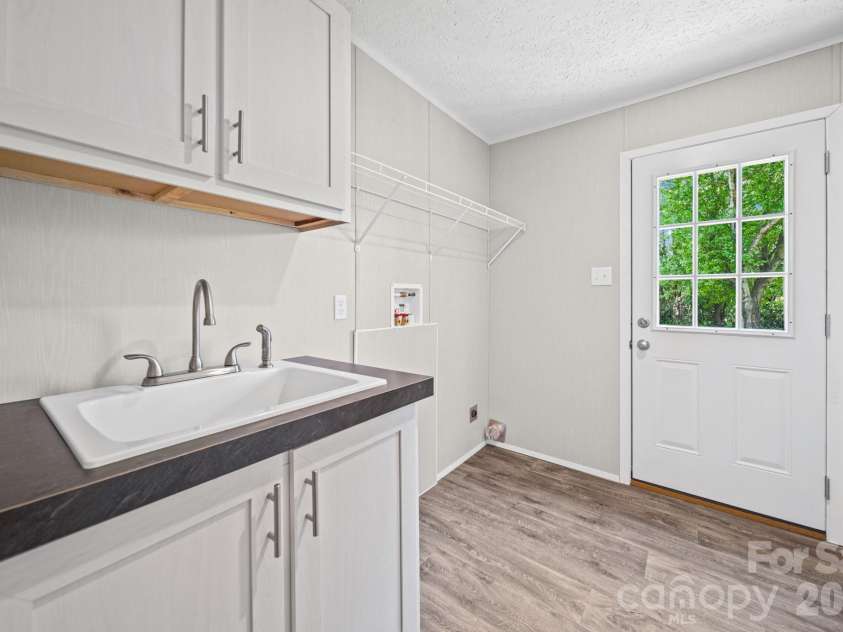 117 Whites Mill Road, Statesville, NC 28677.  MLS# CAR4374449, YatesRealty ID 27387. 