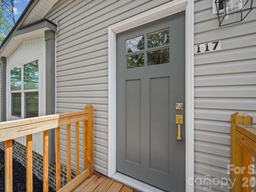 117 Whites Mill Road, Statesville, NC 28677.  MLS# CAR4374449, YatesRealty ID 27387. 