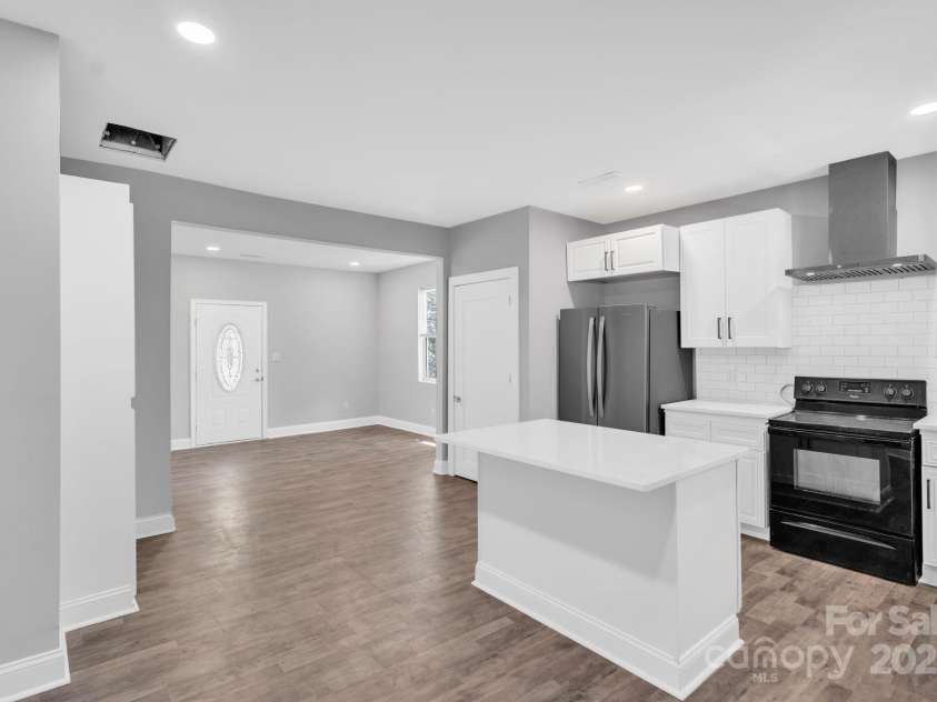 511 Lodge Street, Wadesboro, NC 28170.  MLS# CAR4276092, YatesRealty ID 27388. Kitche