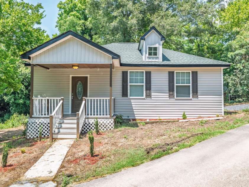 511 Lodge Street, Wadesboro, NC 28170.  MLS# CAR4276092, YatesRealty ID 27388. Street View