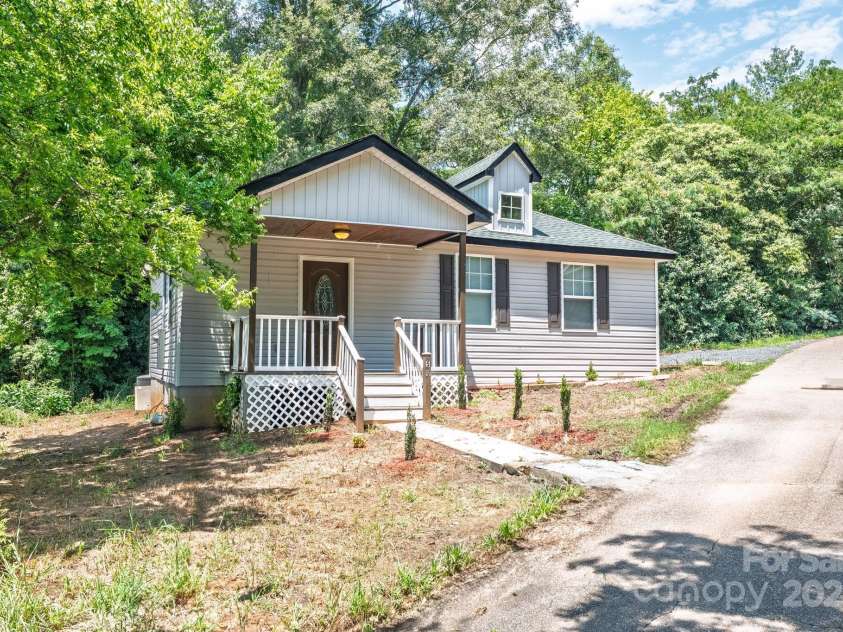 511 Lodge Street, Wadesboro, NC 28170.  MLS# CAR4276092, YatesRealty ID 27388. Street view