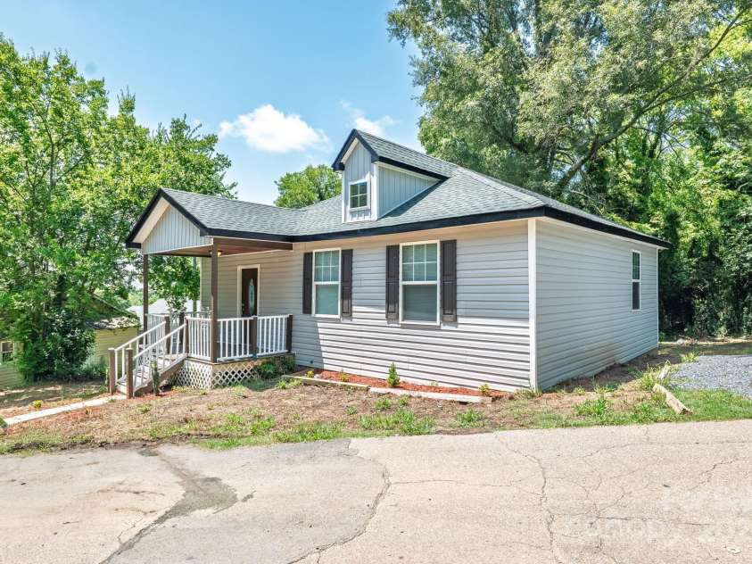 511 Lodge Street, Wadesboro, NC 28170.  MLS# CAR4276092, YatesRealty ID 27388. Street view