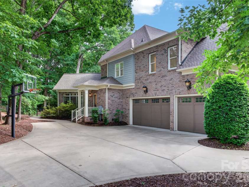 118 Stonehurst Lane, Waxhaw, NC 28173.  MLS# CAR4380184, YatesRealty ID 27389. 