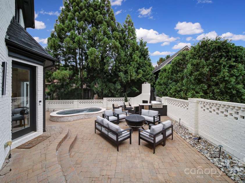 8016 Pemswood Street, Charlotte, NC 28277.  MLS# CAR4271864, YatesRealty ID 27389. 