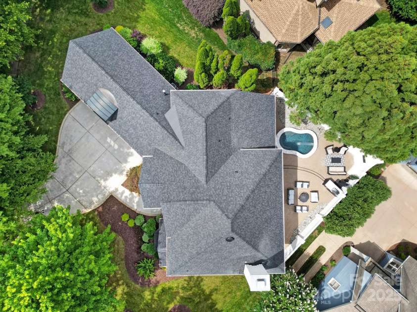 8016 Pemswood Street, Charlotte, NC 28277.  MLS# CAR4271864, YatesRealty ID 27389. 