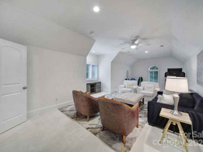 8016 Pemswood Street, Charlotte, NC 28277.  MLS# CAR4271864, YatesRealty ID 27389. Bonus Room / Bedroom 5