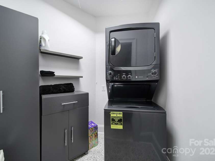 8016 Pemswood Street, Charlotte, NC 28277.  MLS# CAR4271864, YatesRealty ID 27389. ...Laundry on Main...