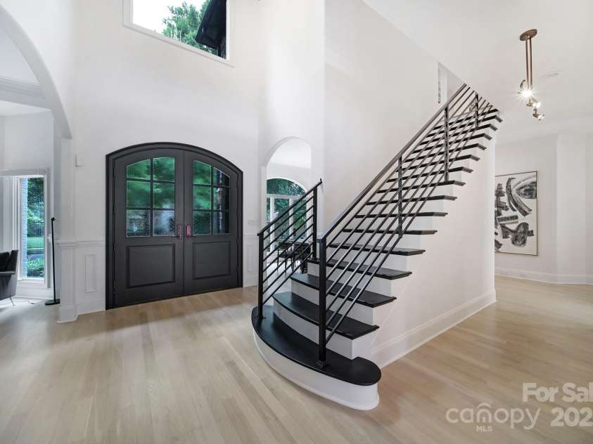 8016 Pemswood Street, Charlotte, NC 28277.  MLS# CAR4271864, YatesRealty ID 27389. Modern Style Stairway
