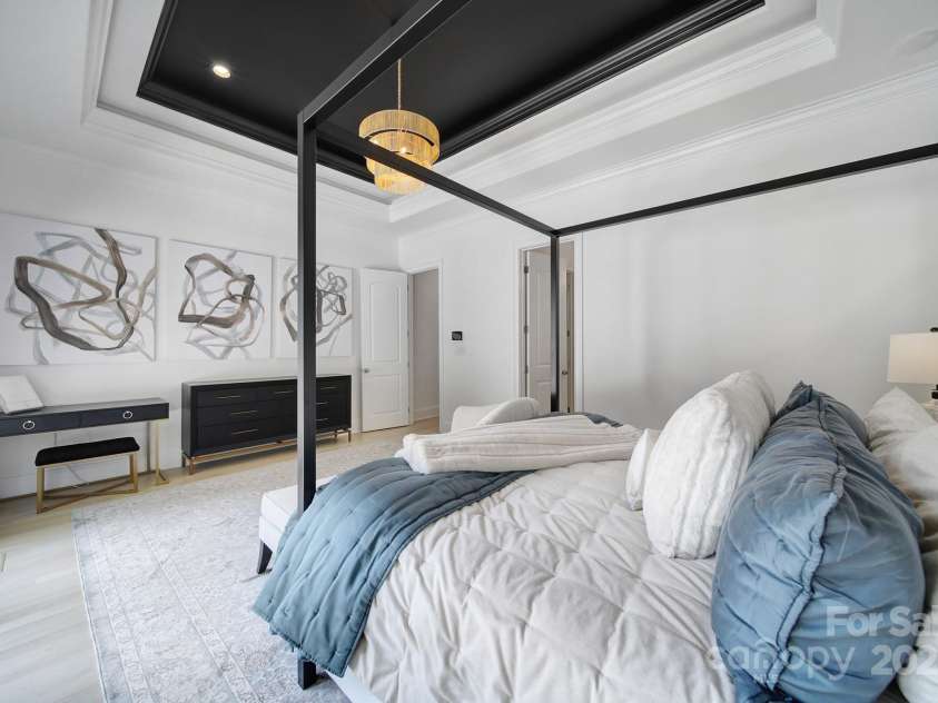 8016 Pemswood Street, Charlotte, NC 28277.  MLS# CAR4271864, YatesRealty ID 27389. ...Trey Ceiling...