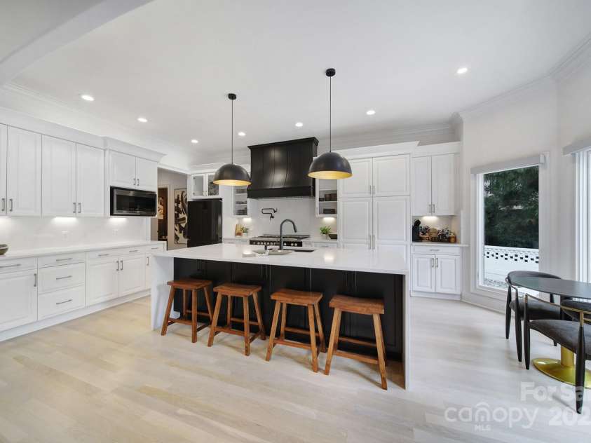 8016 Pemswood Street, Charlotte, NC 28277.  MLS# CAR4271864, YatesRealty ID 27389. ..Updated Cabinetry...