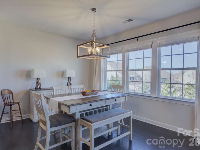 16541 Cozy Cove Road, Charlotte, NC 28278.  MLS# CAR4338314, YatesRealty ID 2739. Breakfast area