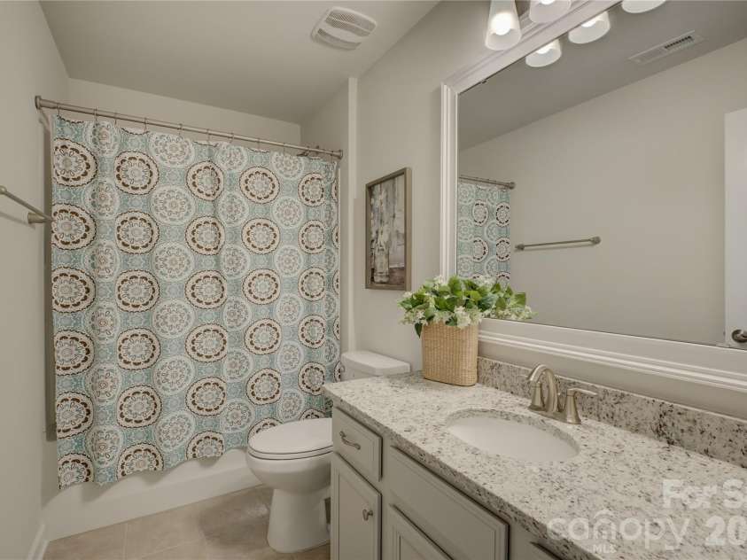 16541 Cozy Cove Road, Charlotte, NC 28278.  MLS# CAR4338314, YatesRealty ID 2739. Full bath upstairs
