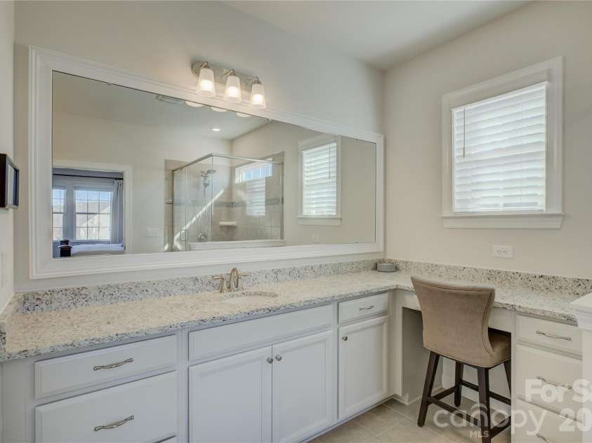 16541 Cozy Cove Road, Charlotte, NC 28278.  MLS# CAR4338314, YatesRealty ID 2739. Primary bathroom