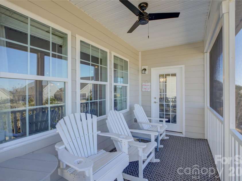 16541 Cozy Cove Road, Charlotte, NC 28278.  MLS# CAR4338314, YatesRealty ID 2739. Screened in back deck