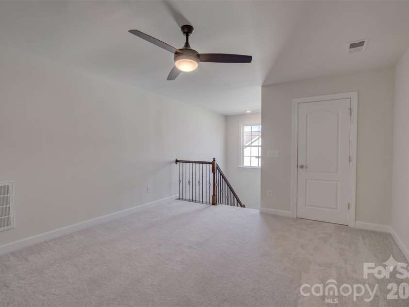 16541 Cozy Cove Road, Charlotte, NC 28278.  MLS# CAR4338314, YatesRealty ID 2739. Upstairs loft