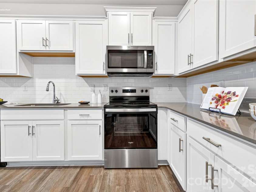 4640 Fanning Road, Hickory, NC 28602.  MLS# CAR4340283, YatesRealty ID 2739. 