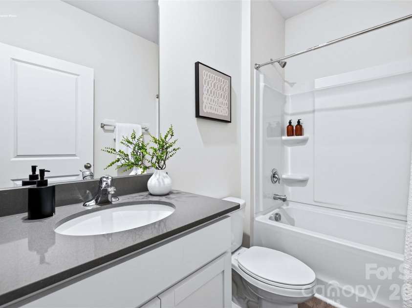 4640 Fanning Road, Hickory, NC 28602.  MLS# CAR4340283, YatesRealty ID 2739. 