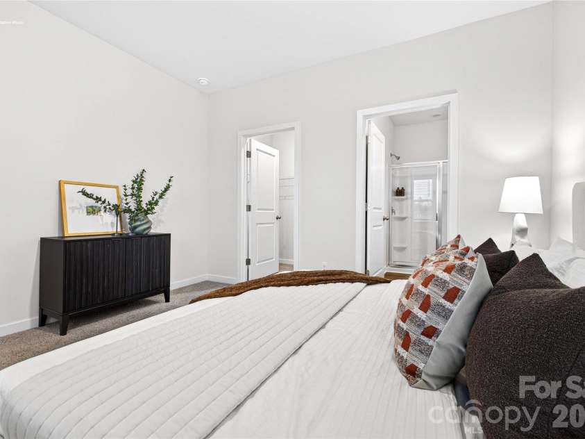 4640 Fanning Road, Hickory, NC 28602.  MLS# CAR4340283, YatesRealty ID 2739. 