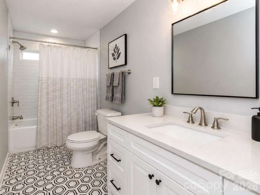 5012 Auburndale Road, Charlotte, NC 28205.  MLS# CAR4382826, YatesRealty ID 27390. 