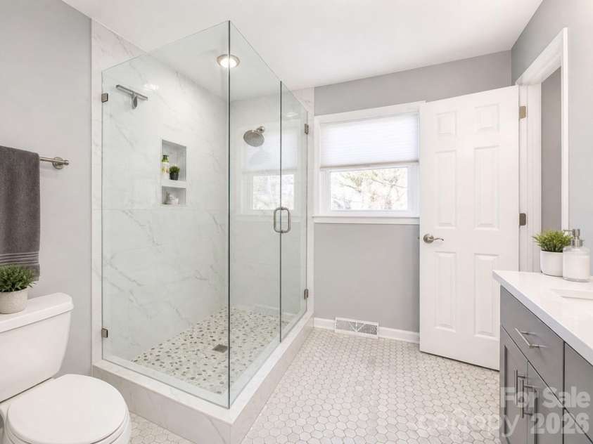 5012 Auburndale Road, Charlotte, NC 28205.  MLS# CAR4382826, YatesRealty ID 27390. 