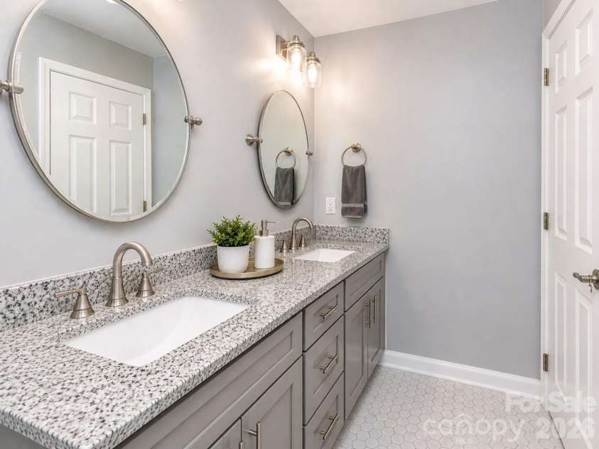 5012 Auburndale Road, Charlotte, NC 28205.  MLS# CAR4382826, YatesRealty ID 27390. 