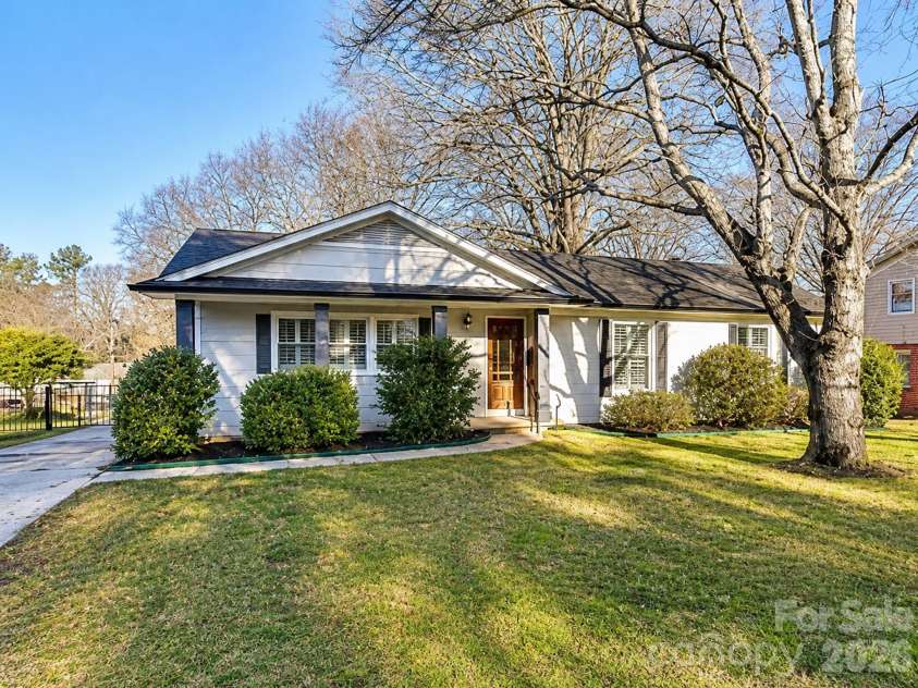 5012 Auburndale Road, Charlotte, NC 28205.  MLS# CAR4382826, YatesRealty ID 27390. 