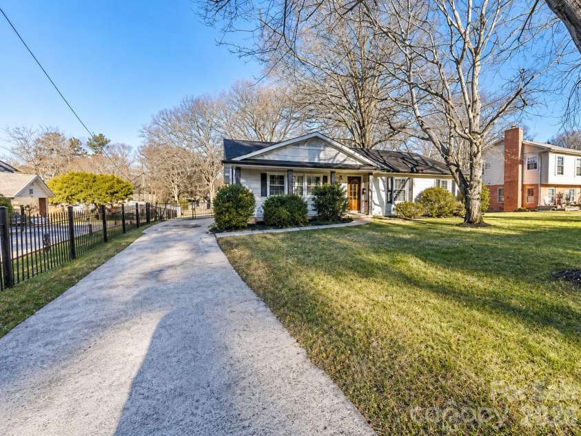 5012 Auburndale Road, Charlotte, NC 28205.  MLS# CAR4382826, YatesRealty ID 27390. 