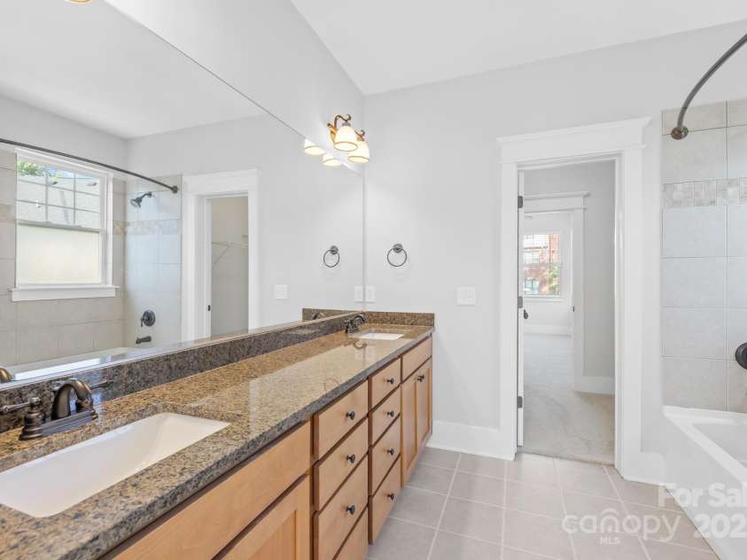 605 Village Main Circle, Davidson, NC 28036.  MLS# CAR4283757, YatesRealty ID 27392. 