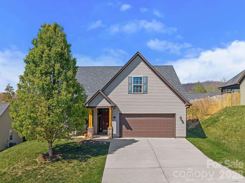 233 Water Leaf Drive, Weaverville, NC 28787.  MLS# CAR4369586, YatesRealty ID 27393. 