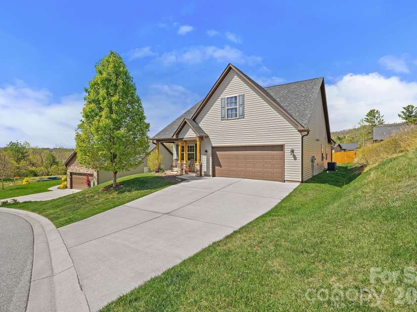 233 Water Leaf Drive, Weaverville, NC 28787.  MLS# CAR4369586, YatesRealty ID 27393. 
