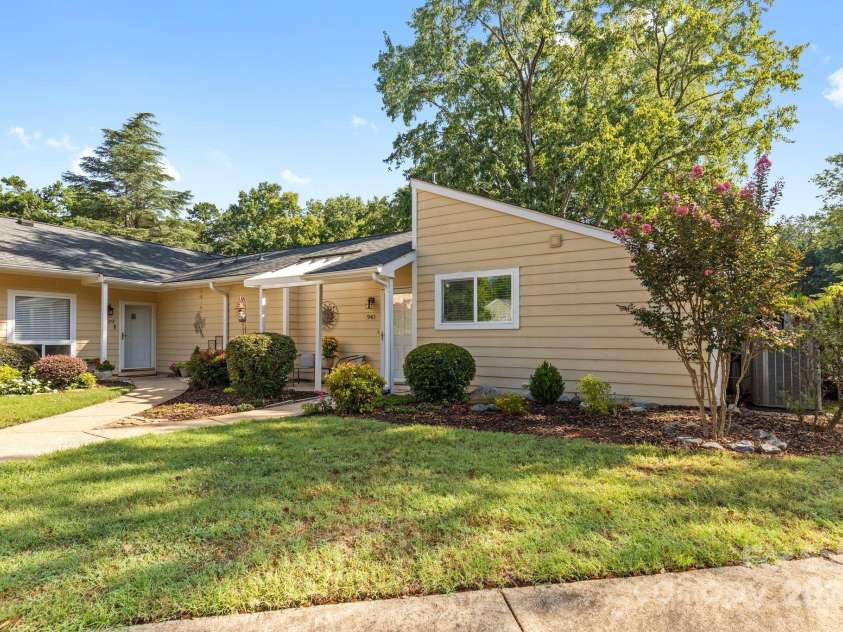 941 Sardis Cove Drive, Charlotte, NC 28270.  MLS# CAR4283401, YatesRealty ID 27393. 